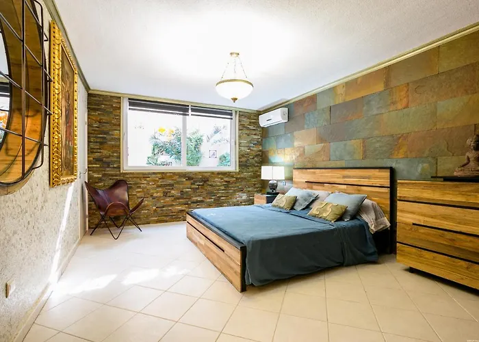 A 4 Floors House With A Large Capacity